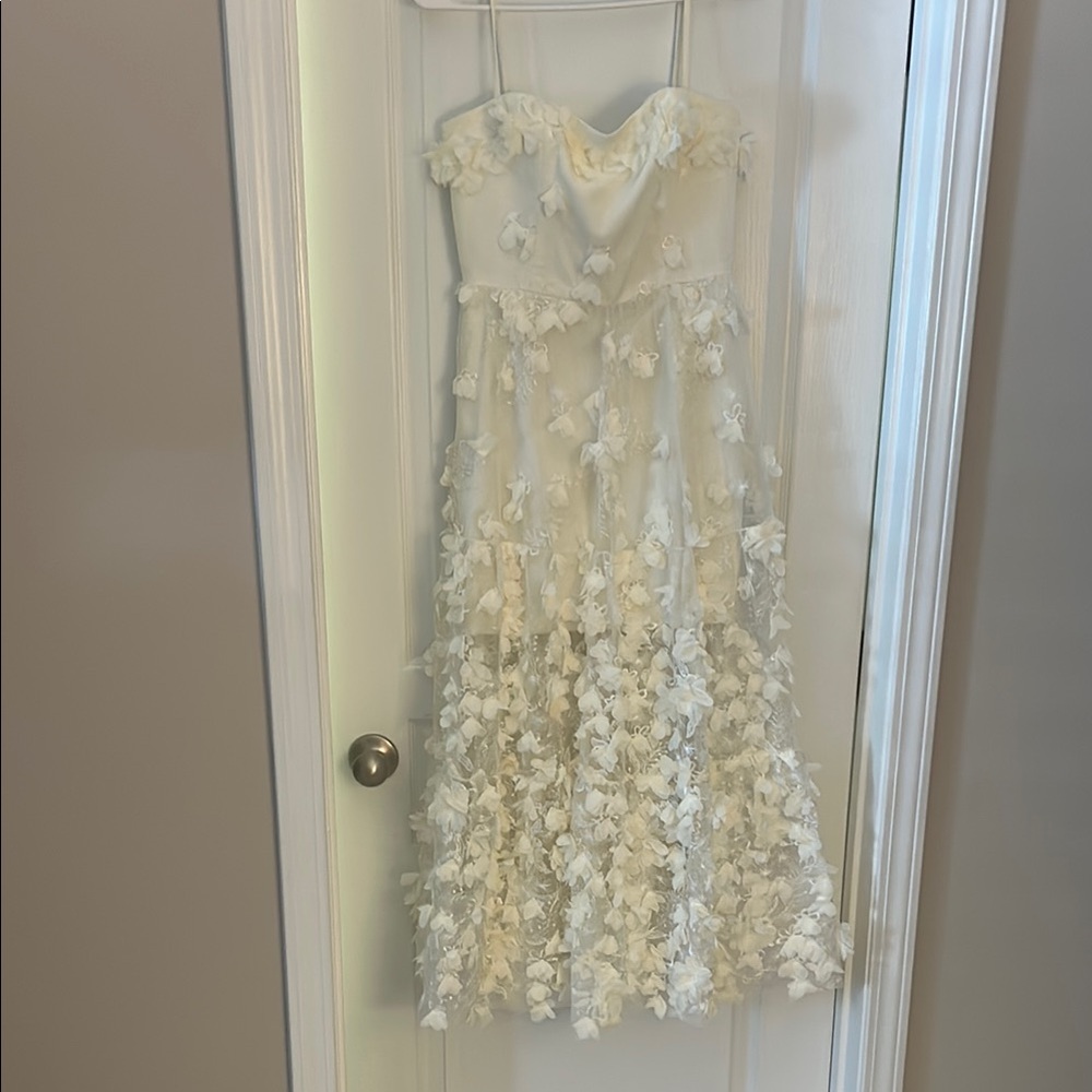 Beautiful Helsi floral appliqué dress